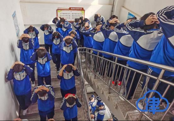 "有备无患 安全相伴" 天津第七十八中学举行示范性地震疏散避险演练