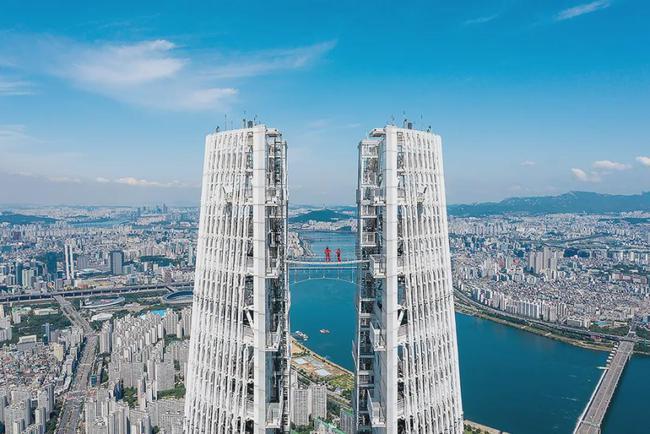 世界第五韩国第一高楼乐天世界大厦开放541米高空索桥