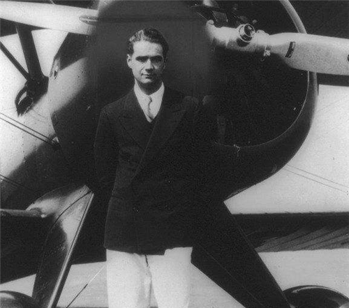 世界知名败家子 交往过124任女友 花巨资买87架真飞机拍空战片 腾讯新闻