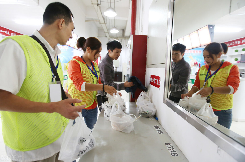 关于l同学的校园外卖跑腿创业路