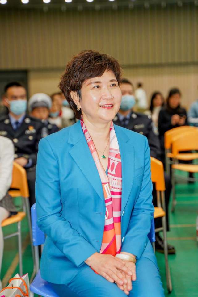 杭州市崇文实验学校校长俞国娣:交通部数据报告显示,中国每年有近两万