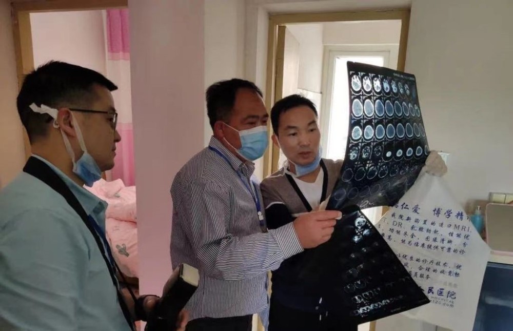 从警33年,汤继德长期主持刑技,法医,命案工作,现场勘查6000余件.