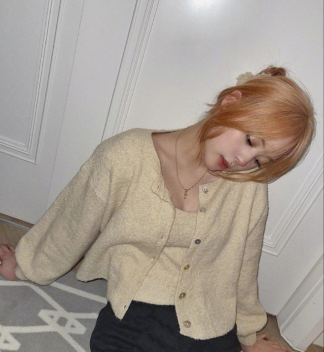 吾家有女初长成,这句话用在欧阳娜娜身上再适合不过,新的发型新的