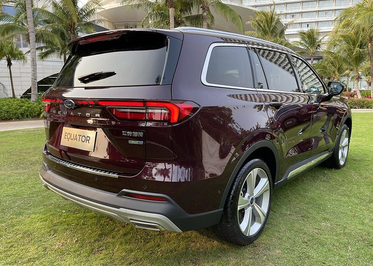 福特领裕六座版正式上市售价区间18982198万元