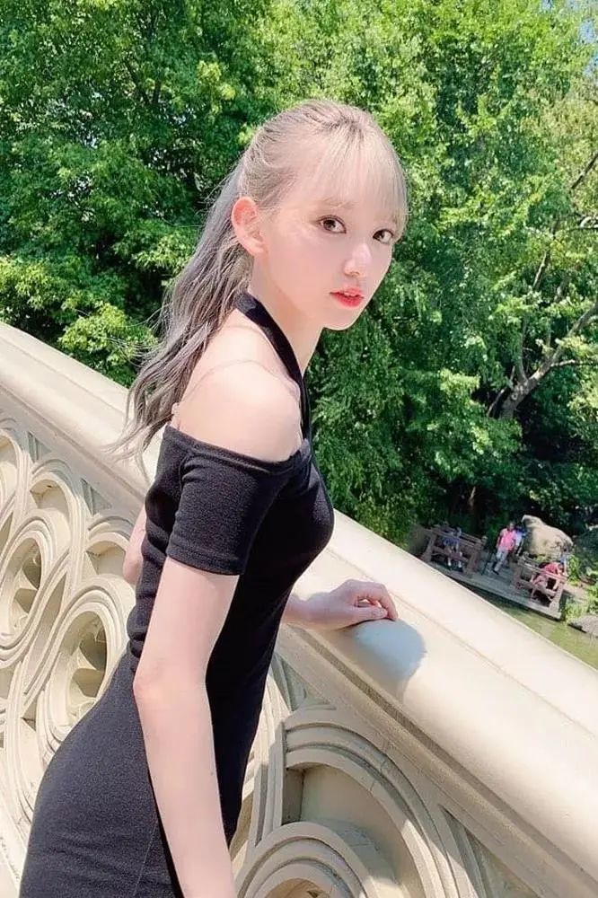 98年南韩樱花脸可甜美可御姐美貌让人疯狂