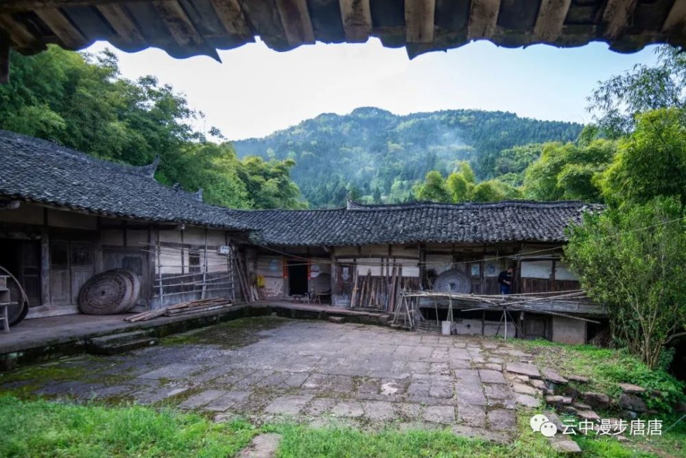 金城山下金城村即將消失的川東北民居