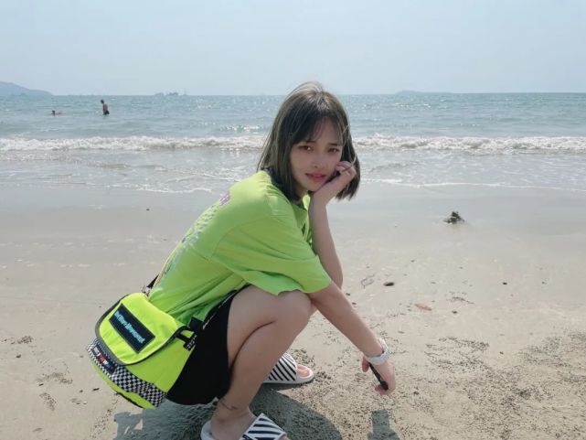 妥妥的美眉，却没人敢撩，原来她是武林风首位00后拳王！_腾讯新闻