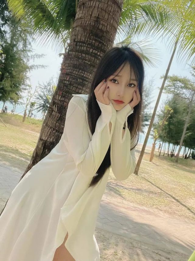 妥妥的美眉，却没人敢撩，原来她是武林风首位00后拳王！_腾讯新闻
