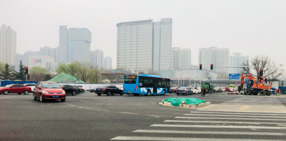 果园环岛改造后,通州这条街日日堵到红!_腾讯新闻