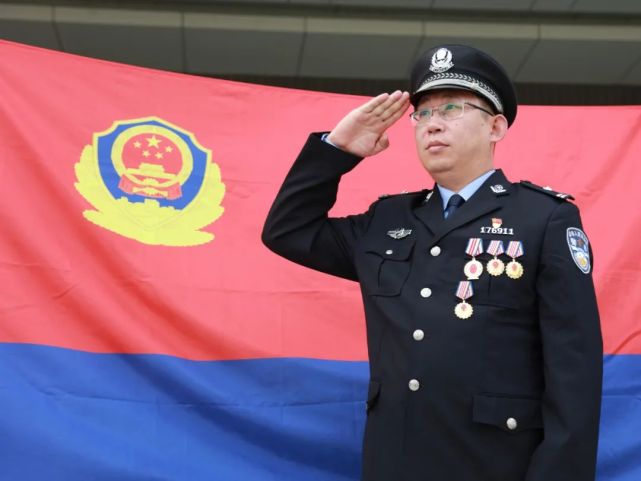 刘明磨砺扫黑除恶尖刀忠诚践行初心使命