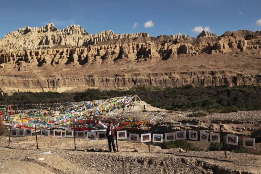 无人区今年三月,刘凯带着作品再次从广州出发,经广西,贵州,云南进入