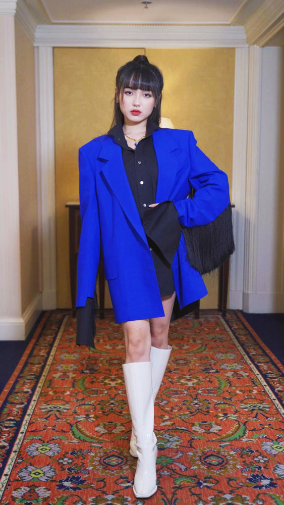 王乃迎从抖音头部红人到偶像女团出道,这一路上的转变与突破与本次大