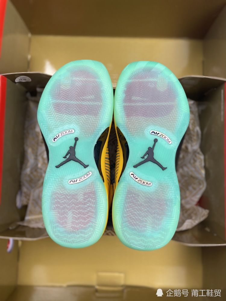 矮个子男生必备的球鞋!穿上它,再也不用担心女友显我矮了