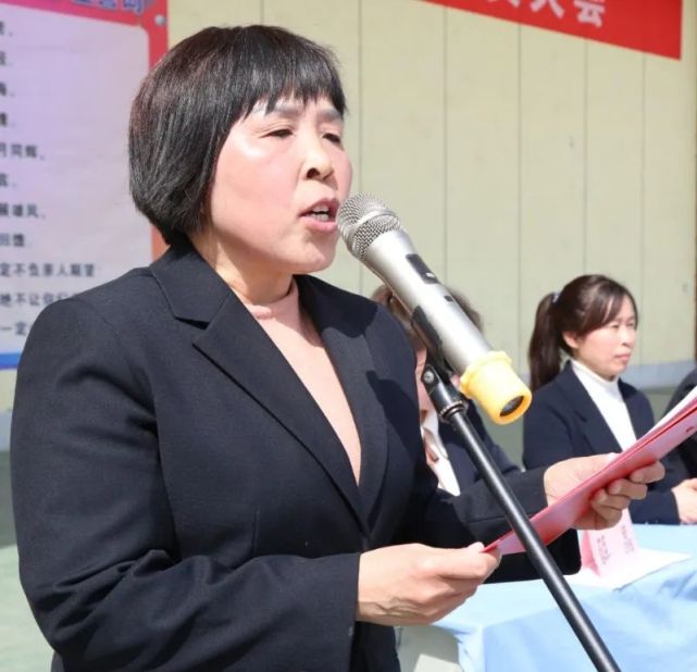 华阴市华岳中学举行2021届中考百日冲刺誓师大会