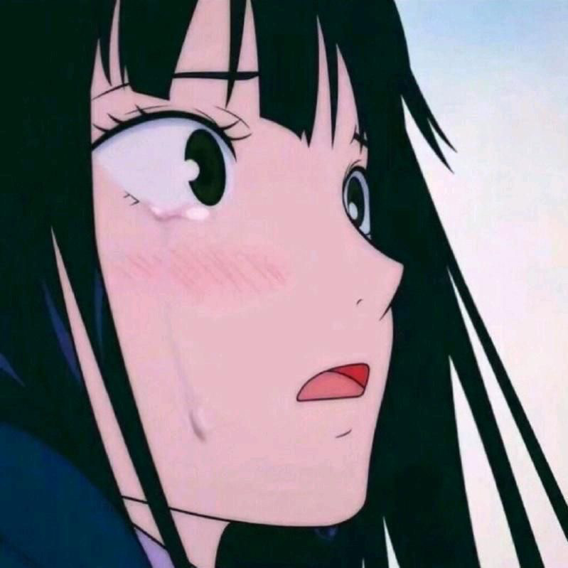 给人感觉很孤独的黑白动漫头像