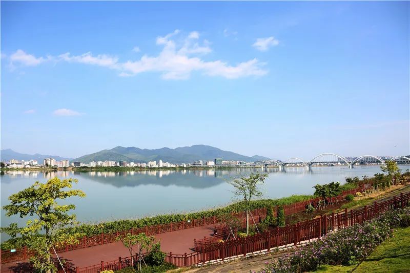 潮州天气很多盆友耐不住开启了空调午间30℃ 都不是事最近气温上扬