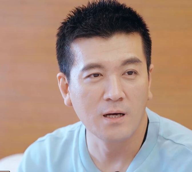 杨子出门买2块钱菠萝蜜吃30块钱赌约一事引人深思