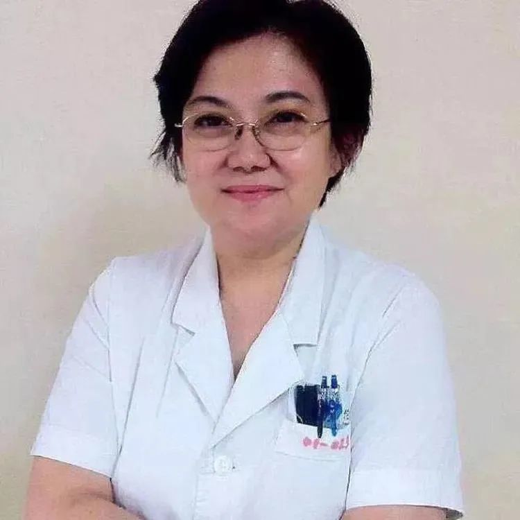 施玉英女,主任医师,教授,北京同仁医院眼科专家.