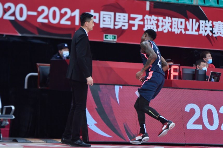 广东男篮外援马尚-布鲁克斯确诊跟腱断裂，赛季报销。