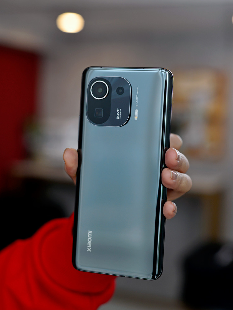 小米11pro图赏细看4999元安卓机皇的颜值表现