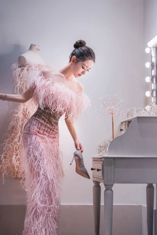 郎朗老婆吉娜产后照曝光,口碑翻车:女人这辈子,真难_腾讯新闻