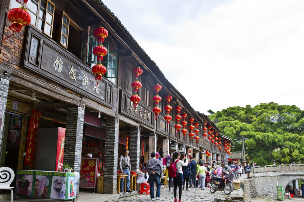 千年古道,百年老街,神奇老榕,奇葩土楼,客家文化的独特魅力_腾讯新闻
