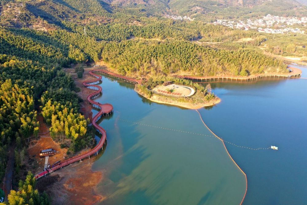 广德湖,现存于宁波市海曙区集士港镇和横街镇的交界地带,任侗曾主持
