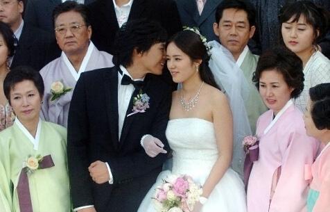 延政勋公开与韩佳人恋爱细节 两人并非一见钟情 酒后向对方表白