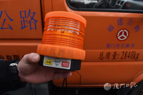 厦门公路部门引进智慧锥桶放路上就能通知导航