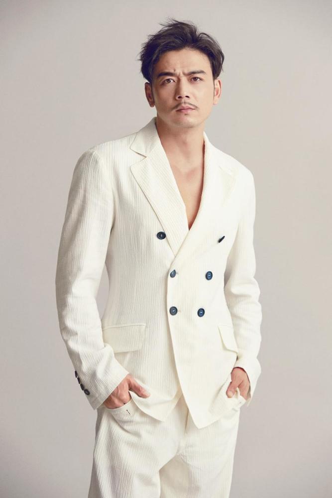 "低音炮男神"杨烁,隐藏多年的妻子,原来是大家的童年女神_腾讯新闻