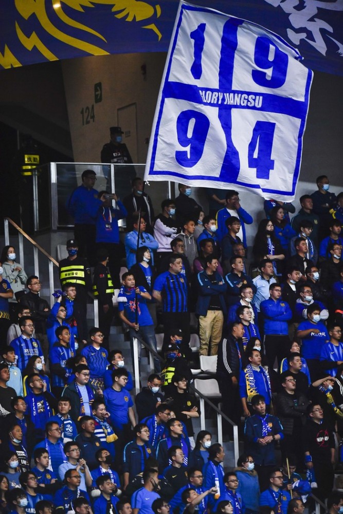 球队消亡前江苏球迷发出最后的呐喊江苏不能没有江苏队