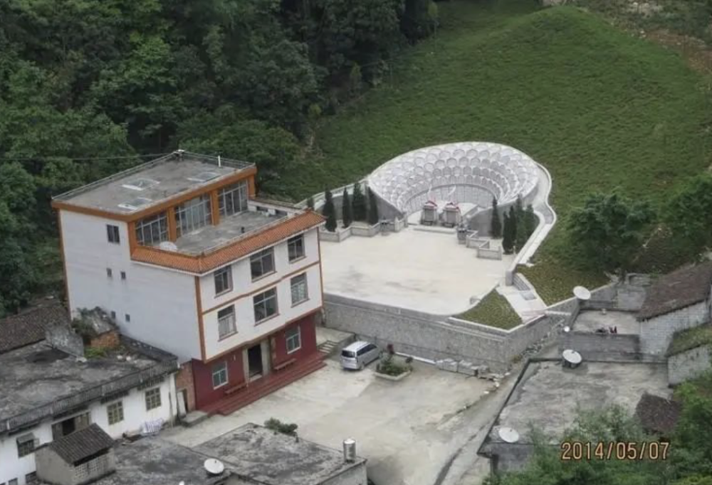 造价能买好几套房的闽南潮汕豪华坟墓，到底长啥样？（组图） - 18