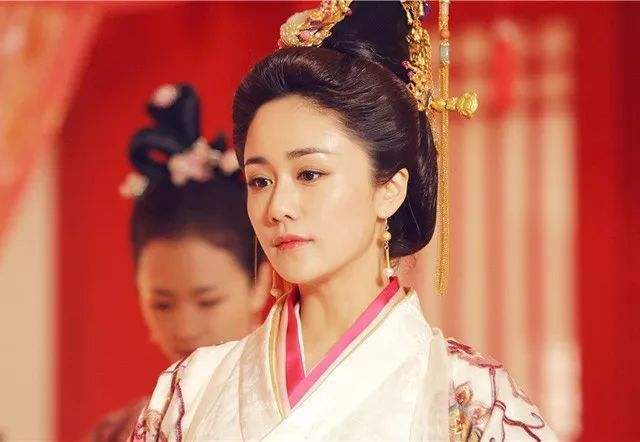 妾的身份能比得上妻吗？她们只是丈夫买来的，难怪妻子不阻止纳妾_腾讯新闻
