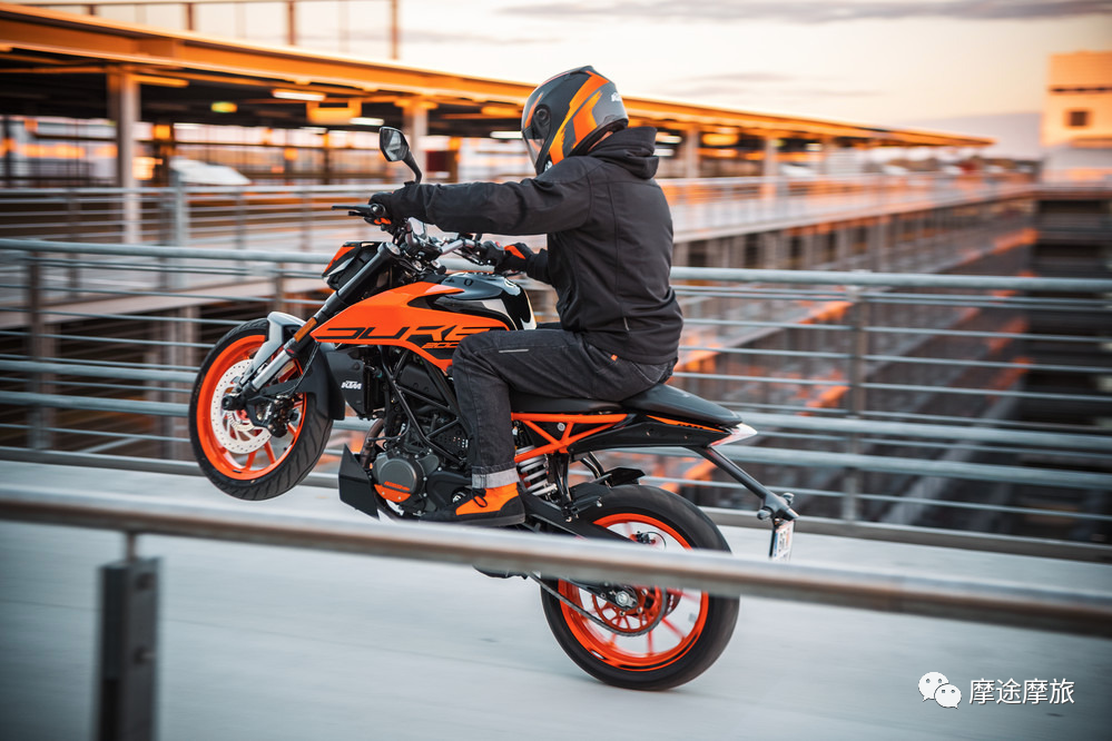 性价比小公爵2021ktm200duke海外发布