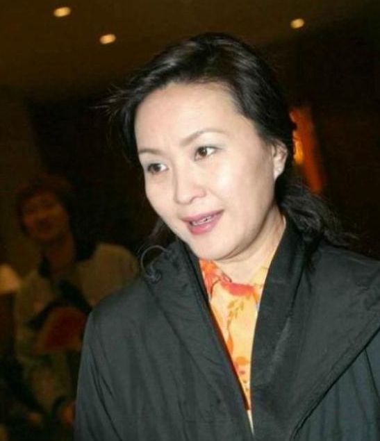 为了屠洪刚与陈国星离婚的方舒,为何晚年却活成了大家的笑柄