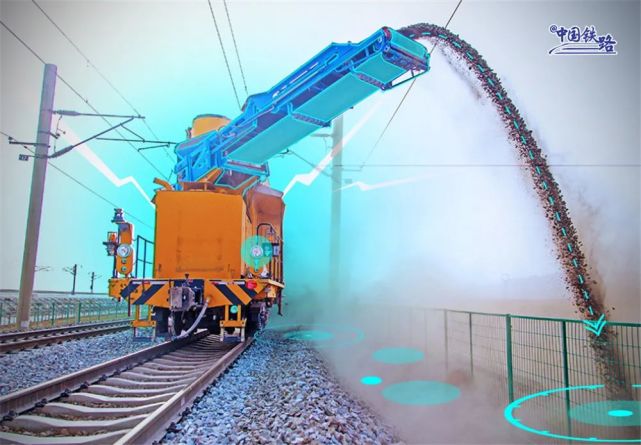 驾驶室像宇宙飞船 这种列车身价千万 不载客货