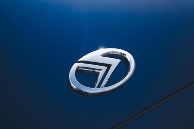 快速充电,超长续航,油电任选,赛力斯sf5原来如此方便_腾讯新闻