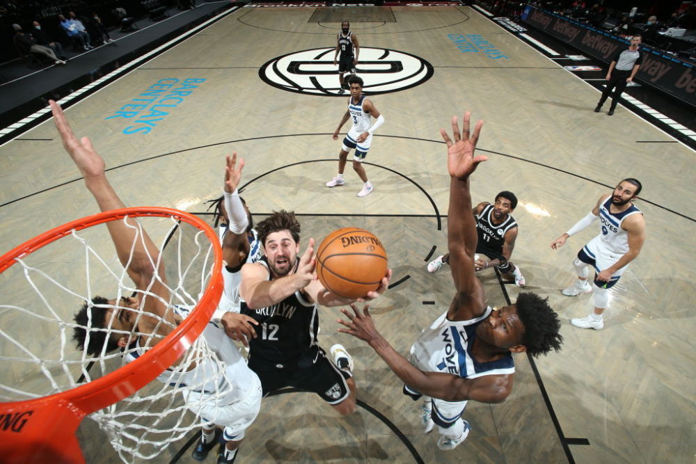 今日NBA焦点：哈登MVP表现率队险胜，威少超神三双奇才连胜