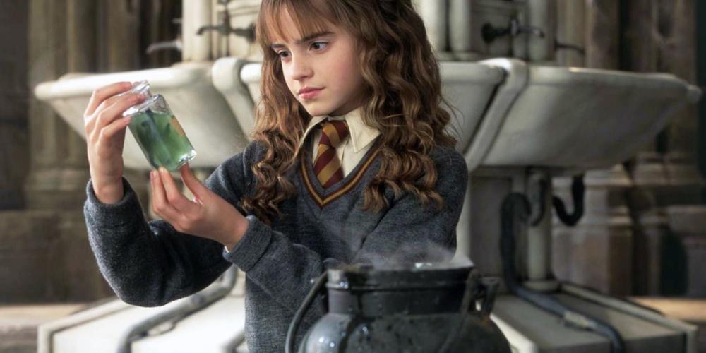 哈利波特你知道罗琳为什么给她笔下的女主角起名赫敏吗