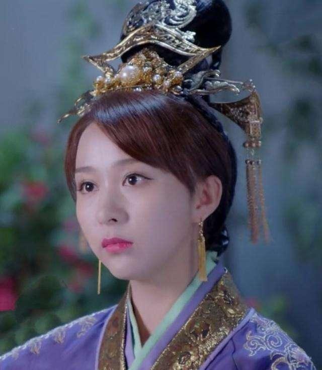 不过更让人想不到的是:两个月后,宇文娥英收到了舅舅隋炀帝杨广送来的