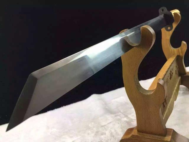 唐朝边关名将身长两米手持一把陌刀无人敢挡威震西域