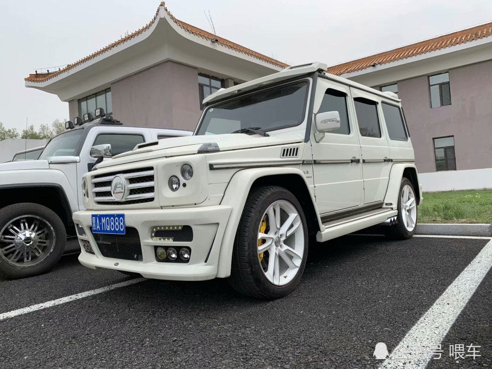 李伟的私家豪车,拥有上百辆,价值上亿,多张连号车牌