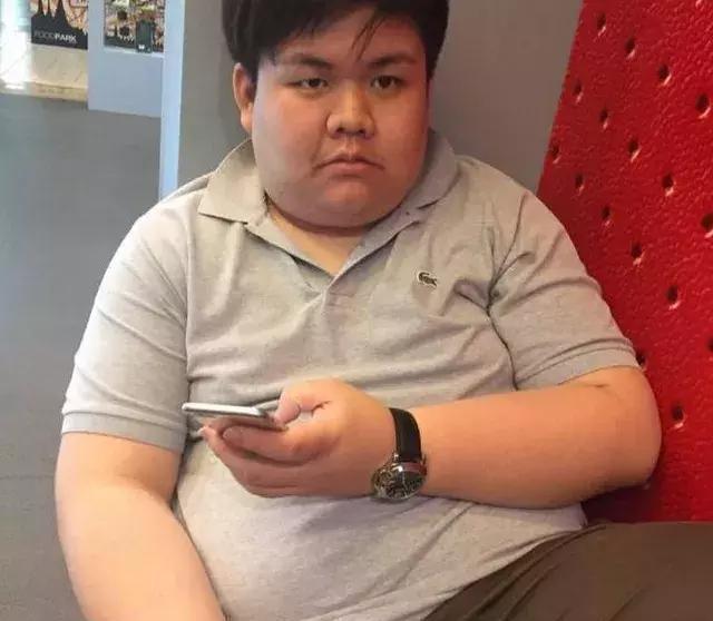为爱减肥!男子155kg成功减肥150斤后变帅小伙,普拉提的作用大