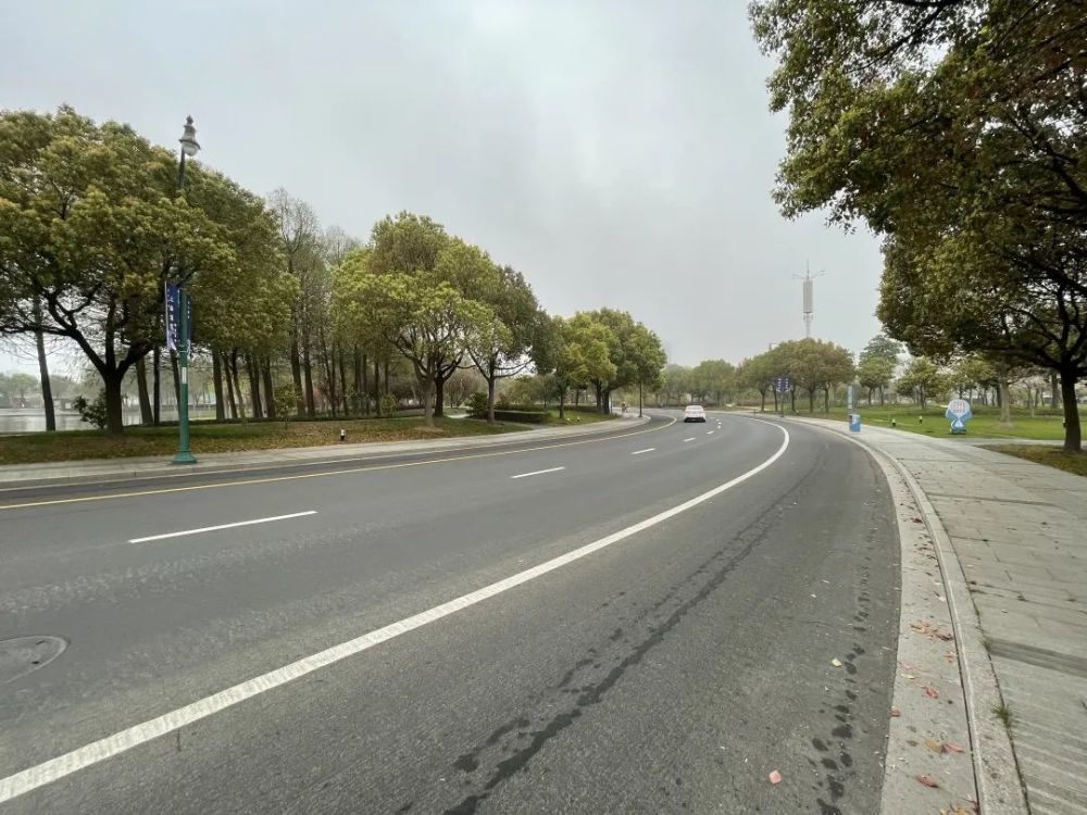 注意金山这条道路通行情况有变化