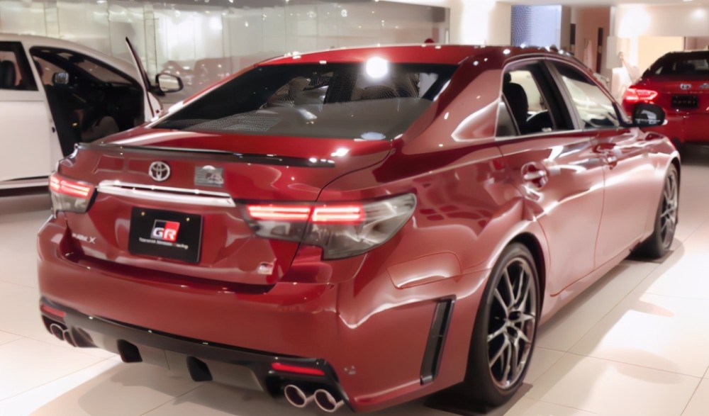 2021款锐志实车!配马自达直列6缸,四排气孔,要啥cc