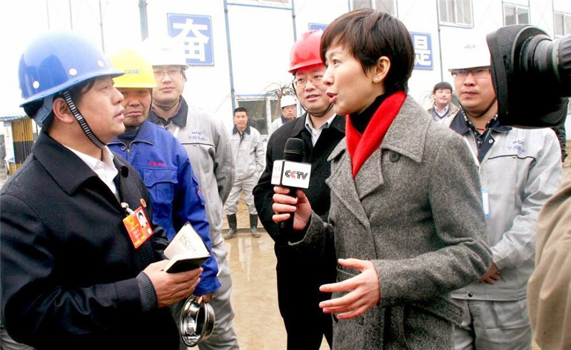 央视国脸欧阳夏丹从央视消失引争议背后原因却令人动容