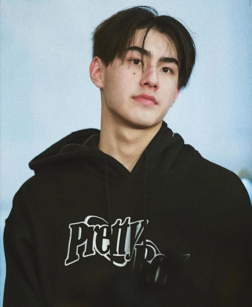 可盐可甜 尹浩宇@patrick_pppat眼熟的人已经发现了 patrick 尹浩宇正