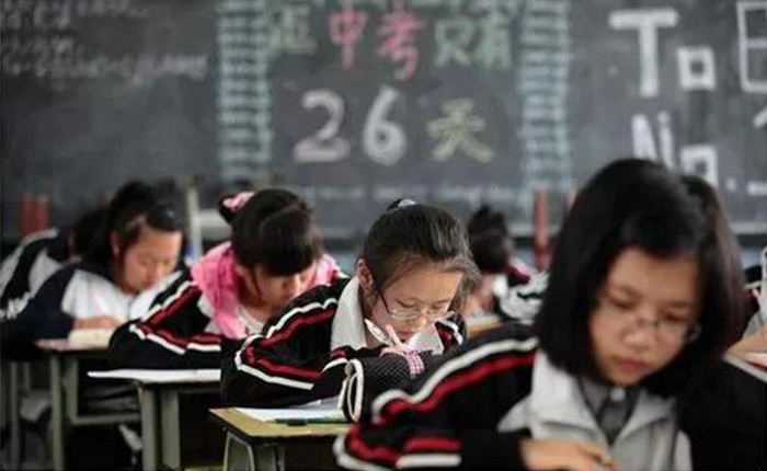 2021中考学科分数调整,英语下降20分,学生