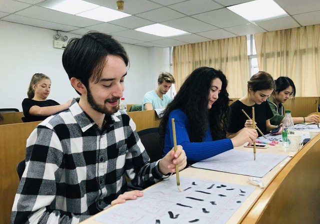 除了中国之外还有3个国家说汉语出国旅游沟通基本无障碍