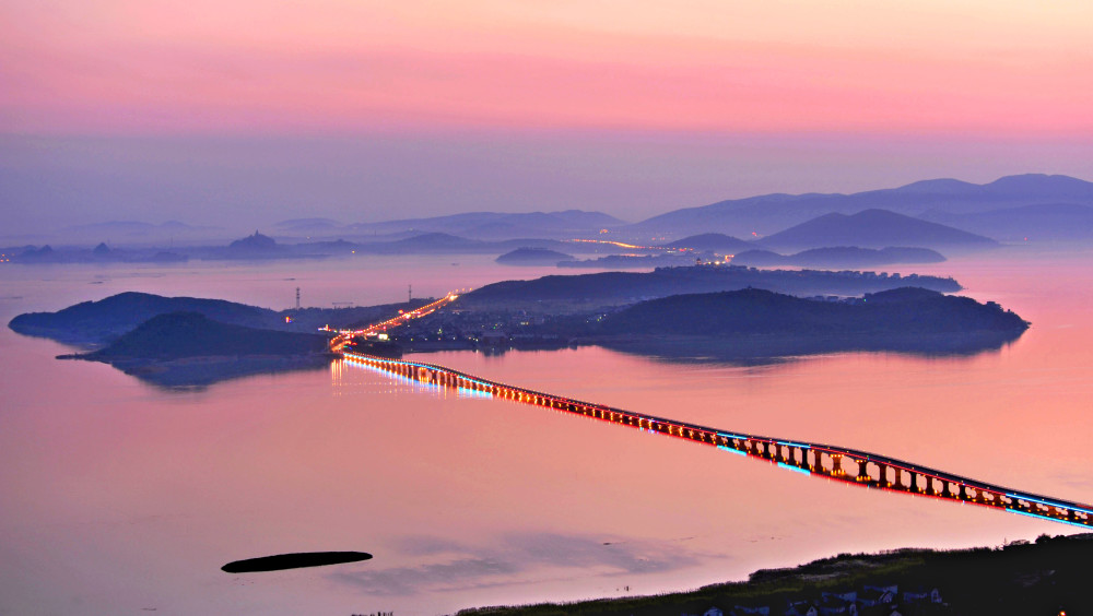 江苏无锡以南,苏州以西,浙江湖州以北;太湖湖岸环线究竟有多美